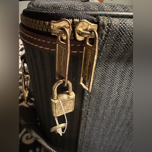 Pierre Cardin Makeup travel bag - Picture 3 of 8